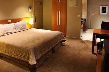 The Poplars Apartment Hotel كريستتشيرش المظهر الخارجي الصورة